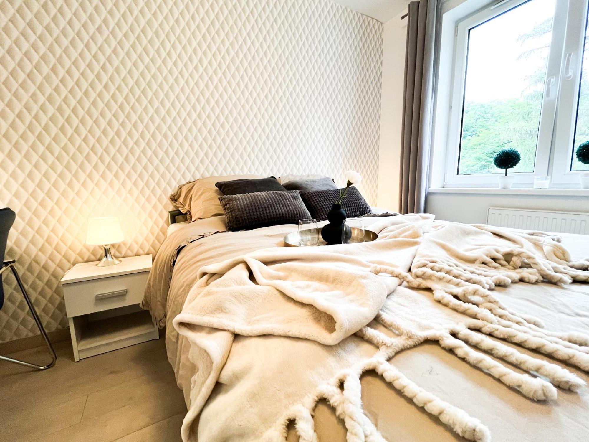 Walk To Park, Modern 2Bd Kitchen! Balcony, Parking Lejlighed Wrocław Eksteriør billede